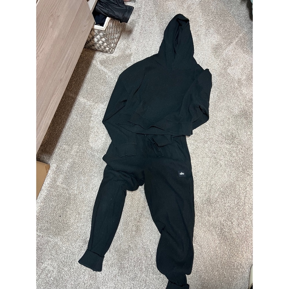 Alo yoga jogger set